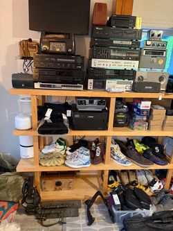 Resellers lot. Vintage/modern electronics. Nice shoes. Robo vacuum