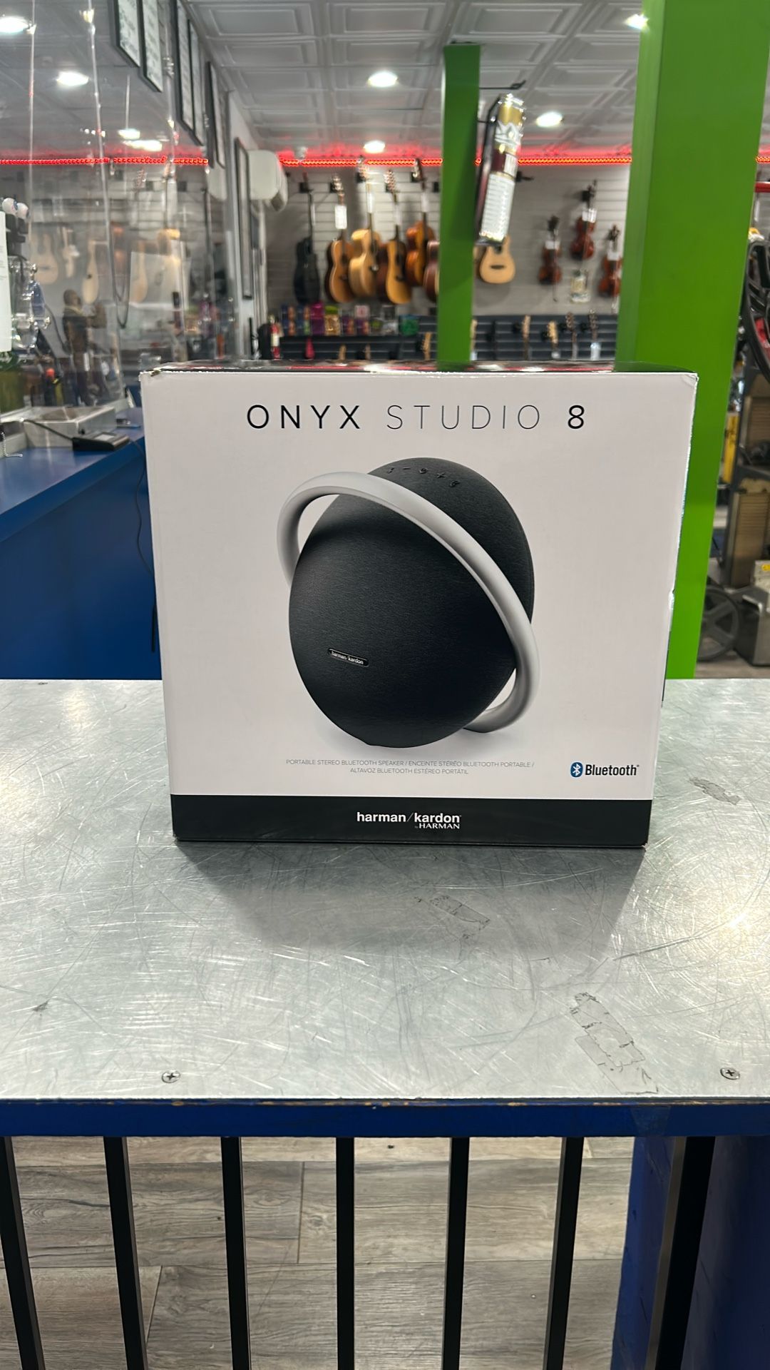 Onyx Studio 8