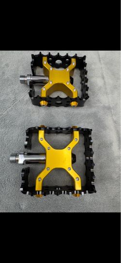 Smoothie square pedals