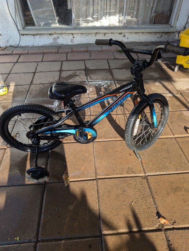 Kids Specialized Bike W Training Wheels