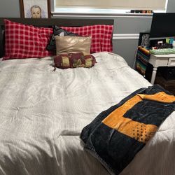 Full Size Bed 