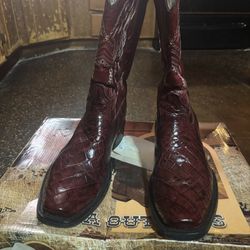 Men's Alligator Boots Size 9 1/2 $300 obo paid $899