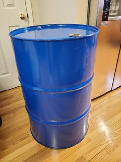 55 Gallon Metal Barrels, Rinsed Well With Hot Water, Clean!!!Two Caps On Top Only.  