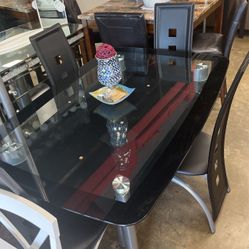 New Dinning Table For $400