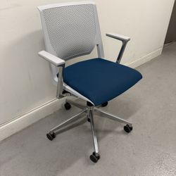 HAWORTH VERY CONFERENCE CHAIR Top-Quality Office Chair (Good condition) PICK UP IN CORNELIUS