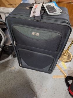Three Piece Travelers Club Skyview II Collection Rolling Suitcase-$75