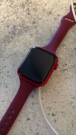 Apple Watch 8 with cellular