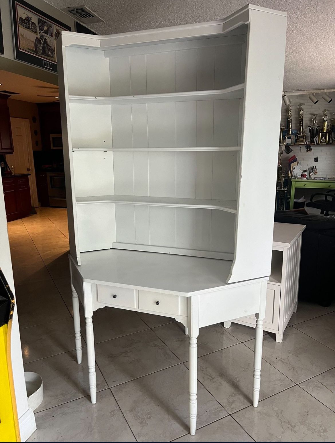 Ethan Allan Corner Desk With Hutch
