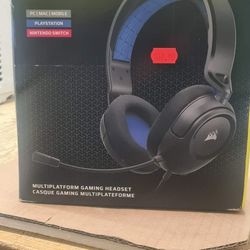 Corsair HS35 Surround v2 Multiplatform Wired Gaming Headset – Dolby 7.1 – Flexible Omni-Directional Microphone – Universal 3.5mm Connection – PC, Mac,