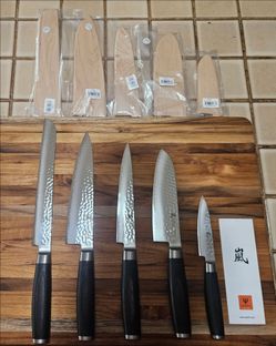 Yaxell Taishi knives set of 5 with sheaths