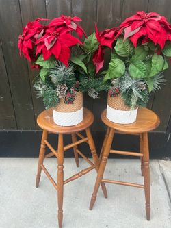 Christmas decoration w/ 2 stools