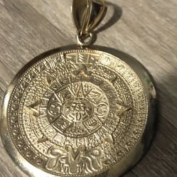 gold aztec calendar pendant 10k