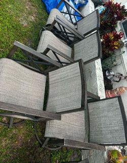 6 Swivel Patio Chairs- Great Condition- NO RIPS
