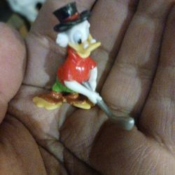Scrooge McDuck Playing Golf (Uncle Gilito Donald) Figure - Vintage Kinder

