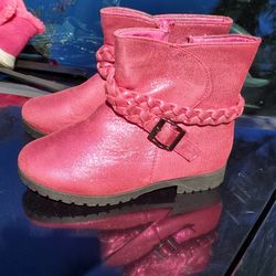 GIRL'S SIZE 4 BOOTS NEVER WORN