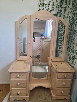 Pine Dresser with Triple Mirror