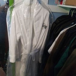 Los Angeles lakers Robe One Size