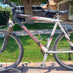 Specialized Rockhopper Mountain Bike 