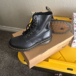 Dr.Martens