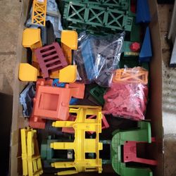 Thomas And Friends Trackmaster Motorized Railway Super Station PLUS Trains And Cranes Super Tower Set  With Trains And Wagons Etc