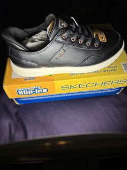 SKECHERS