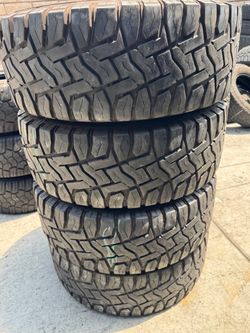 37x12.50r20 Toyo tires en excelentes condiciones de vida las 4
