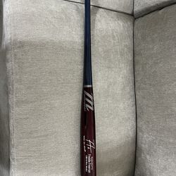 FREDDIE FREEMAN SIGNED BAT