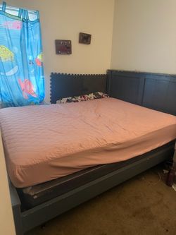 Queen bed frame w/mattress and box spring