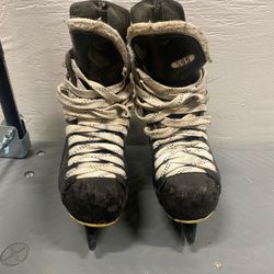 Vintage Size Mens 9 CCM Black Tacks Pro Lite 3 Ice Hockey Skates Style 595. Black & White.
