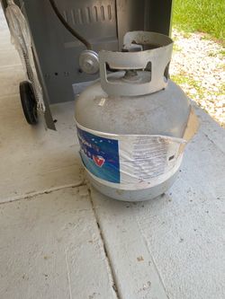 Gas cylinder