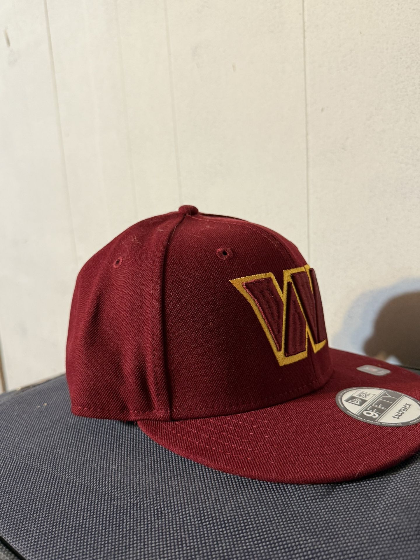 Washington Commanders New Era Main Low Profile 9FIFTY Snapback Hat - Burgundy