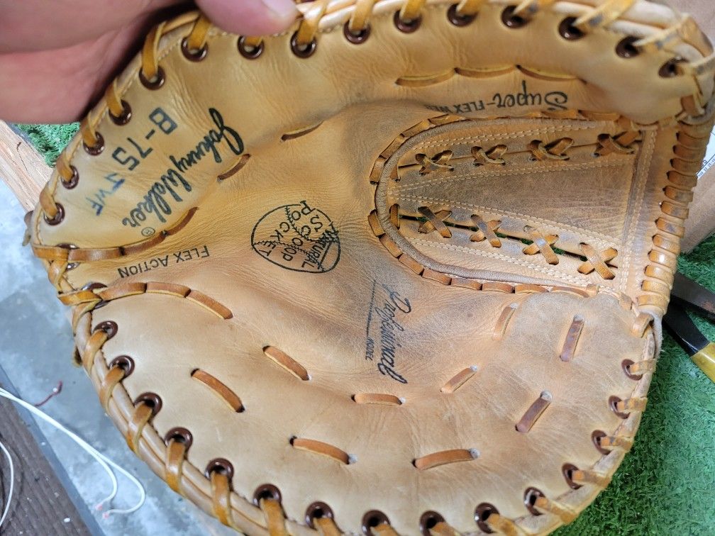 Baseball Glove Size 10 for Sale in Pico Rivera, CA - OfferUp