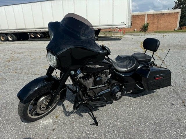 2011 Harley-Davidson Street glide
