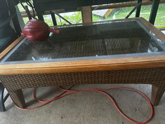 Very Nice Coffee Table 