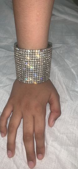 Hand craft white stones bracelet