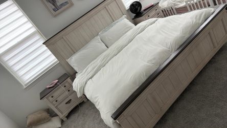 Bedset With Dresser 