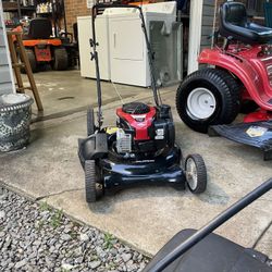 Murray 21 Lawnmower Briggs Stratton for Sale in King NC