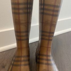 Authentic Burberry Rain Boots Size 39/8.5