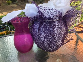 2 Vases $8
