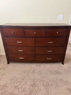 Dresser