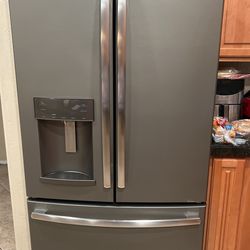 4 Sets Of Applicances 