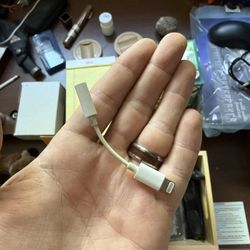 Apple 3.5 To Lighting Adaptor