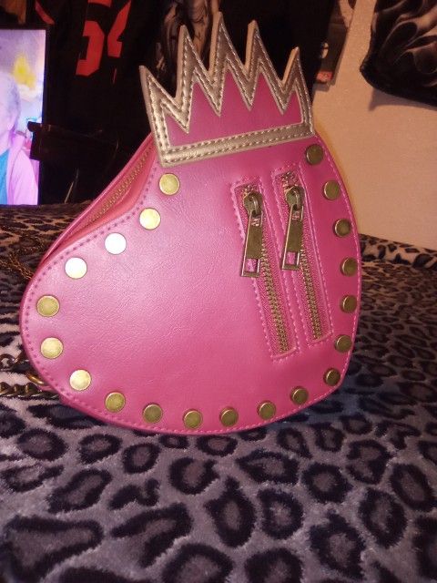 Disney descendant Red heart polyvinyle Tiara heart purse