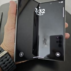 Samsung Galaxy Z Fold6 256GB Silver – T-Mobile Locked – Excellent Condition