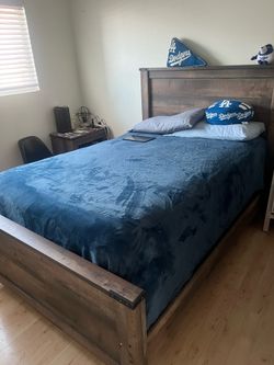 Bedroom set