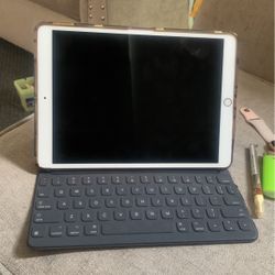 iPad With Keyboard 