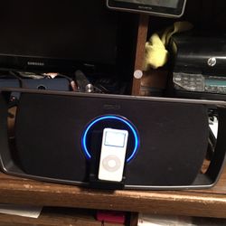huge ipod docking station