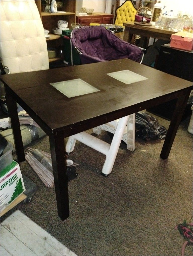 Small Dining Room Table Or Kitchen Table. A Few Marks A Scratch Pencil Would Cover Up, But Decent Shdpe