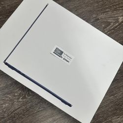 Apple MacBook Air M2 15.3inch Laptop -PAYMENTS AVAILABLE FOR AS LOW AS $1 DOWN - NO CREDIT NEEDED