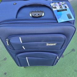 Travel Suitcase 26"   8 Wheels Spinner Combination Lock Extra Lightweight Expandable Waterproof New With Tags Blue Color 